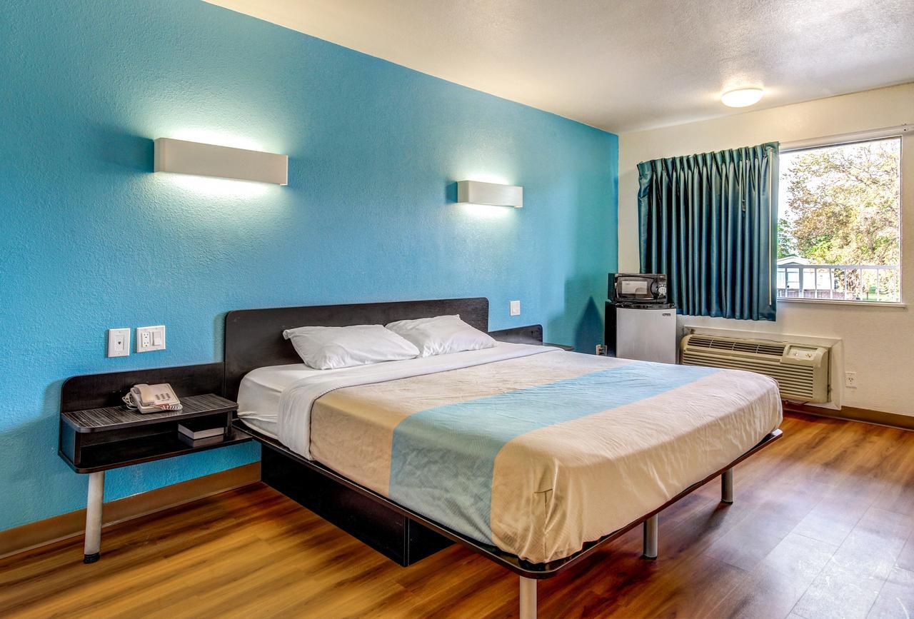Motel 6 Waco - Lacy Lakeview Bellmead Exteriör bild
