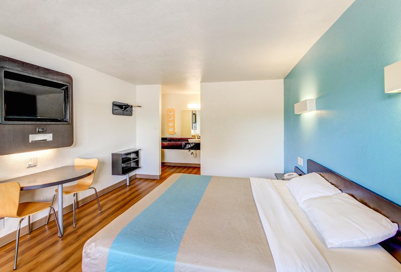 Motel 6 Waco - Lacy Lakeview Bellmead Exteriör bild